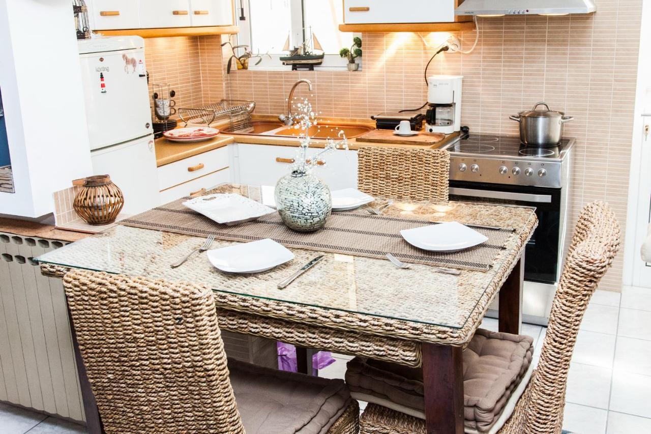 Amazing Apartment With View! Pireus Exteriör bild