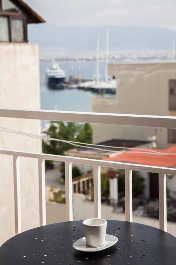 Amazing Apartment With View! Pireus Exteriör bild