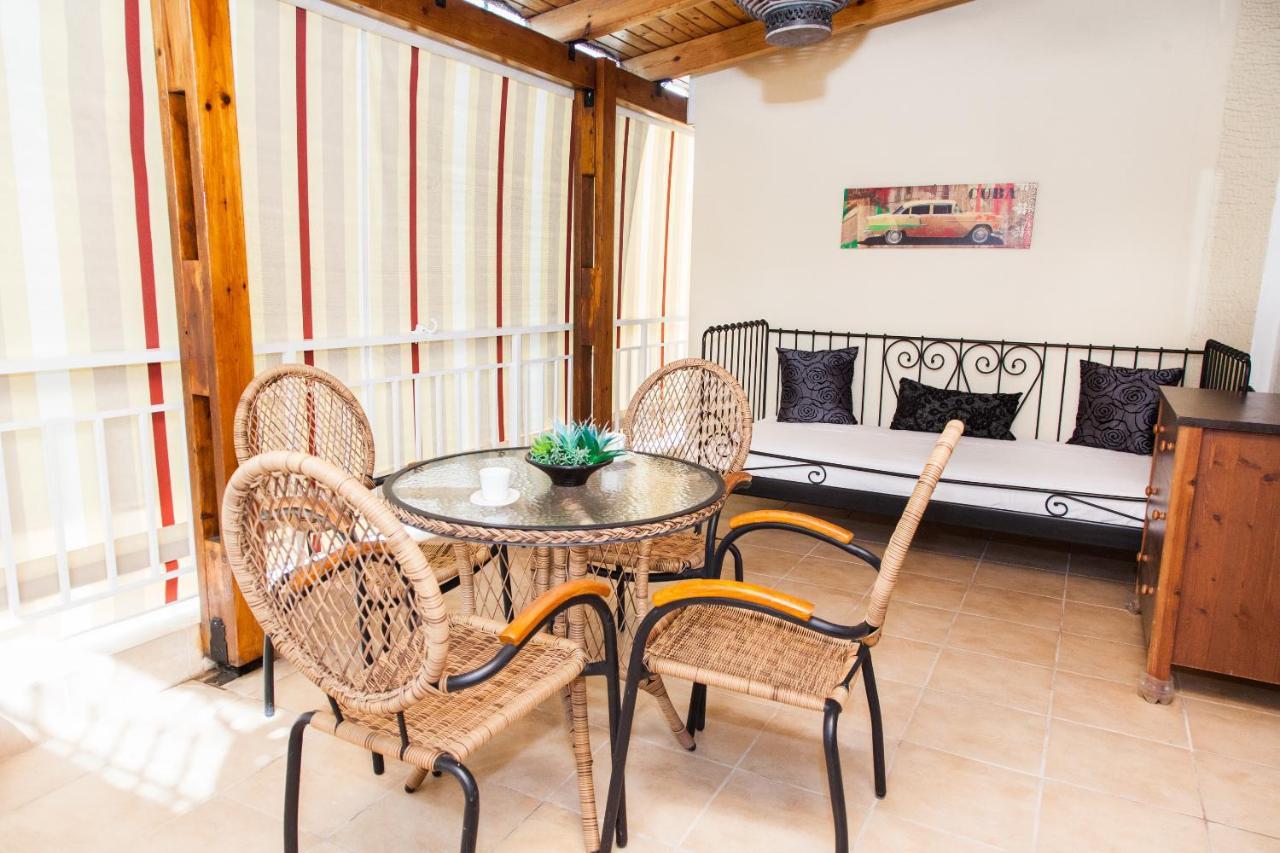 Amazing Apartment With View! Pireus Exteriör bild