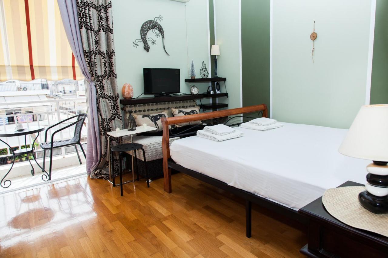 Amazing Apartment With View! Pireus Exteriör bild